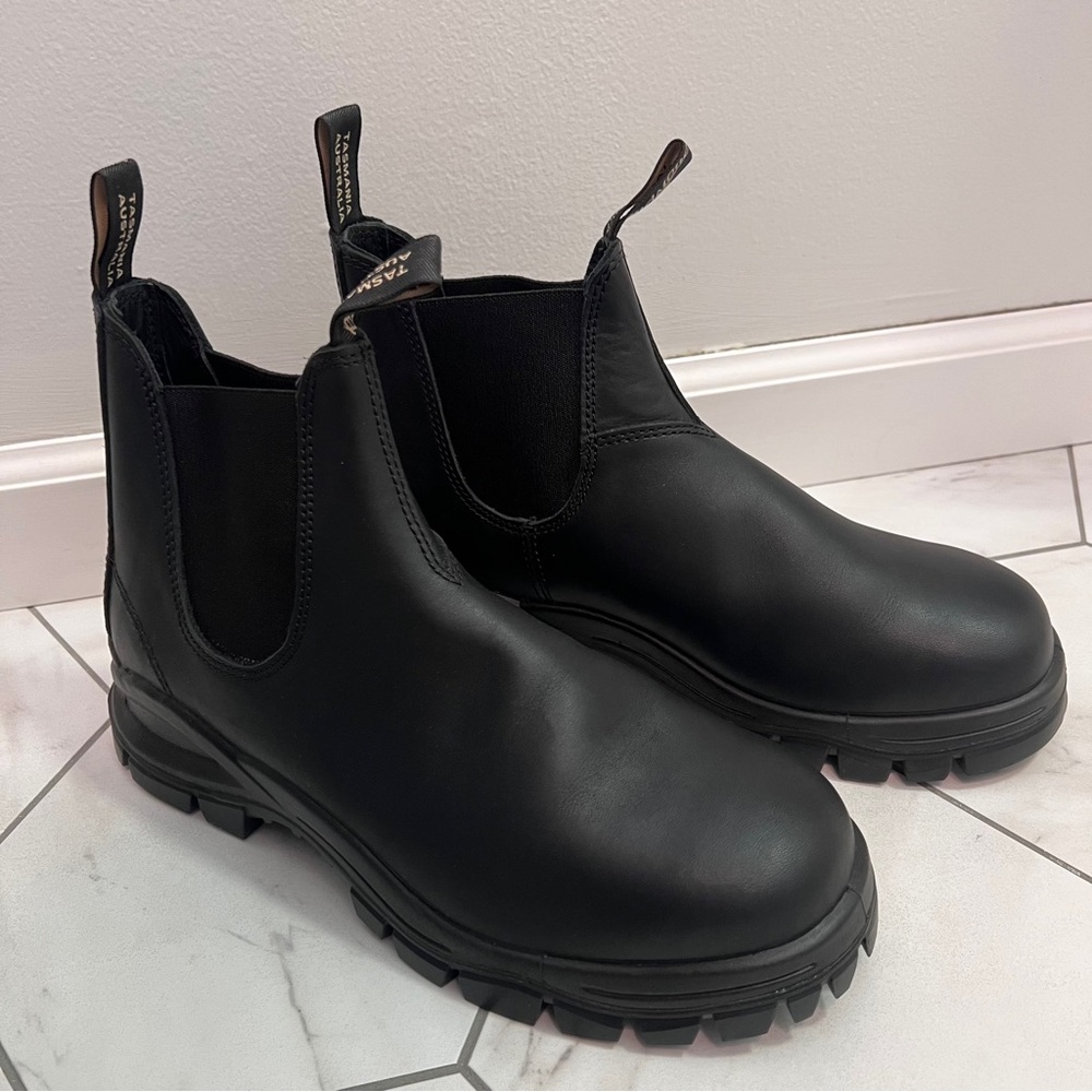 Blundstone 2240 Black Premium Leather Lug Boots Size 10 Mens